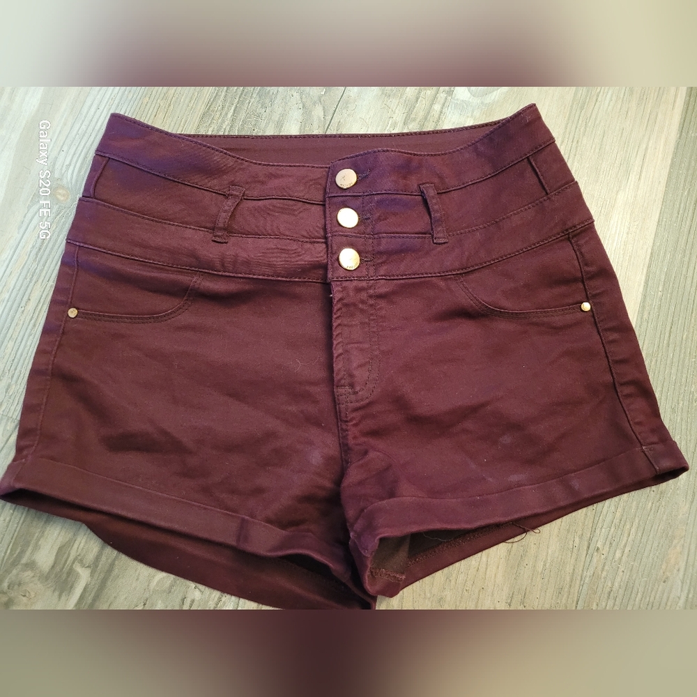 Refuge Maroon high waited shorts size 6